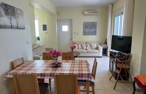 Breathtaking sea and Mountain views with Private pool, Peace full relaxing Villa with WiFi near Shops and Restaurants - Photo 23