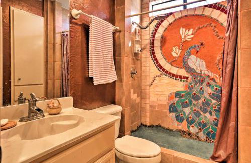 Exotic Home with Patio and Grill Walk to Canyon Lake! - Foto 27