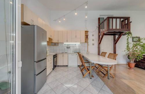 Spacious Rustic 2BR with Terrace & Parking - Foto 36