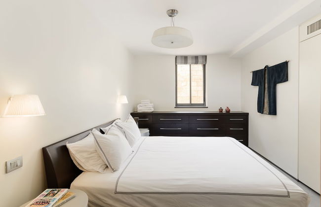 Luxury Duplex with Rooftop by FeelHome - Photo 1