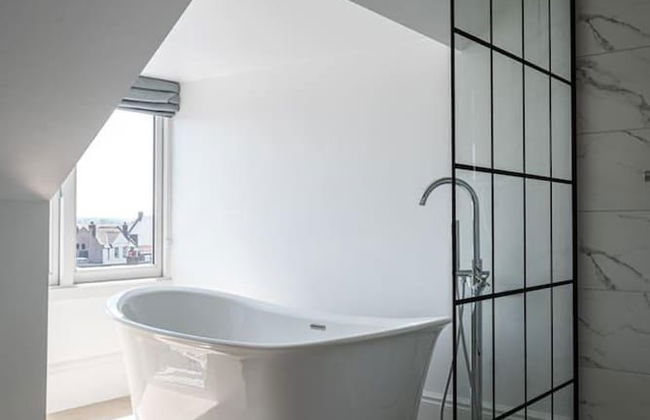 Luxury Beachfront Penthouse, Panoramic Sea Views - Foto 73