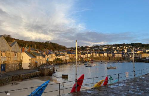 The Old Gallery - Charming Coastal Escape For Two - Photo 50