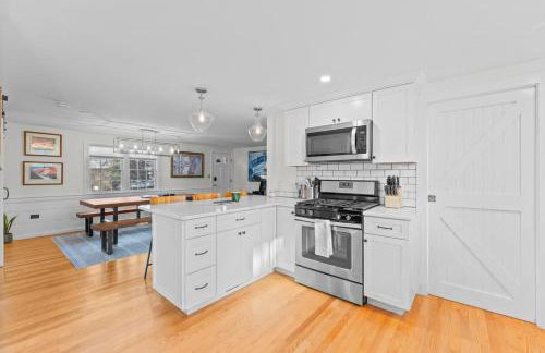 Coastal comfort near beaches and walking distance to Harwich Port! - Foto 5