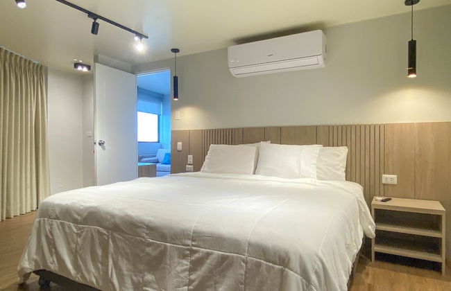 w Modern 2BR w Jacuzzi in Miraflores - Photo 2