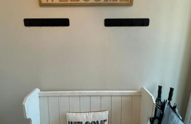 Newly Remodeled Mid-Century Modern Lake Condo - Foto 32