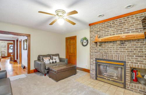 Charming Long Lake Home with Dock on 2 Acres! - Foto 8