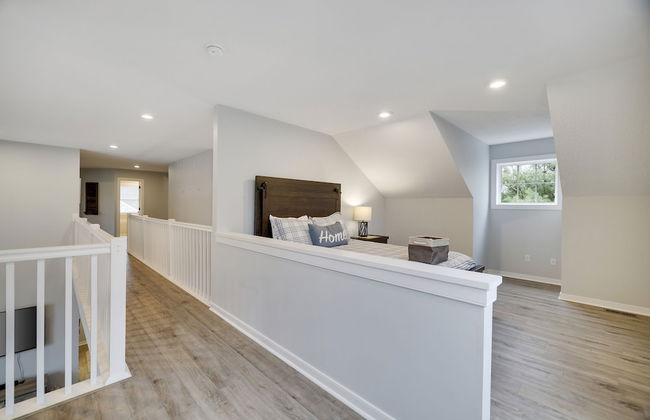 The Nest at Pinecrest by Avantstay Hot Tub Spacious Deck Game Room Fire Pit - Foto 43