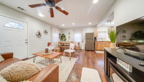 Walk to GOTL strip! Family cottage with laundry - Foto 4