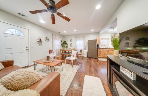 Walk to GOTL strip! Family cottage with laundry - Foto 4