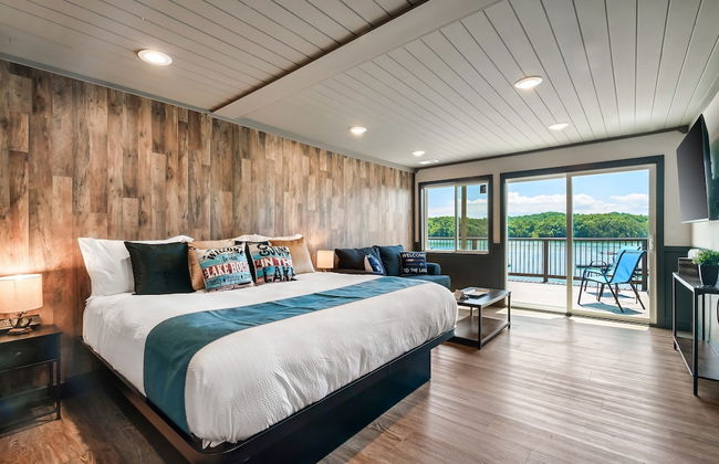 The Lodge at Lakeside - Photo 11