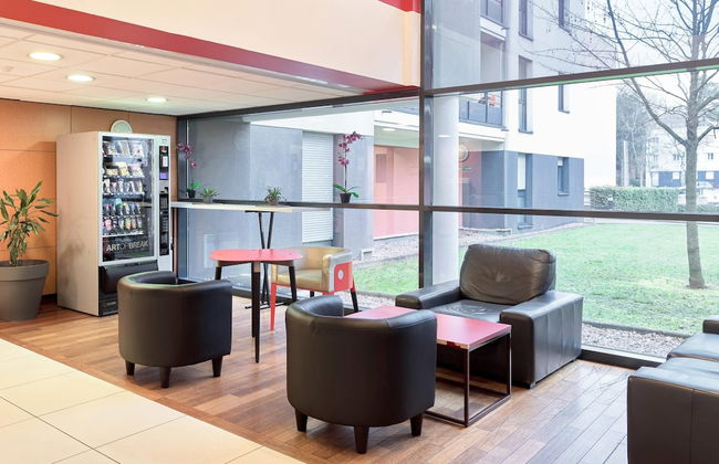 Comfort Aparthotel Versailles Saint Cyr l'Ecole - Foto 2