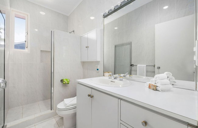 3BR 3BA Pool Downtown Short Walk to Beach - Foto 4