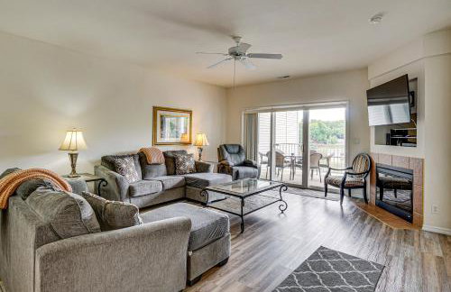 Lakefront Osage Beach Condo: Dock Your Boat Here! - Foto 5