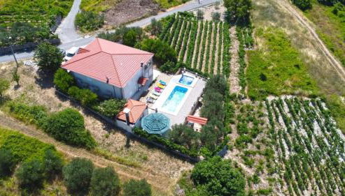 Vila Nova with private heating pool and jacuzzi - Foto 5