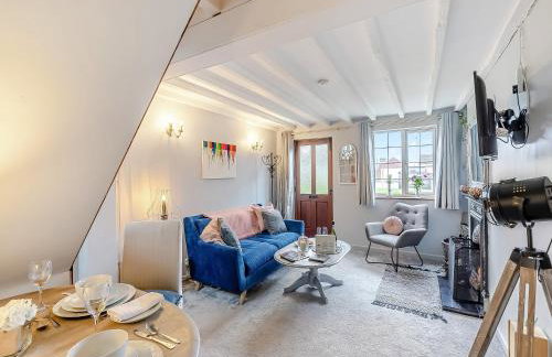 Crompton Cottage - Photo 2