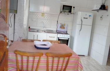 Residencial Lena a 300 metros da praia - Foto 8