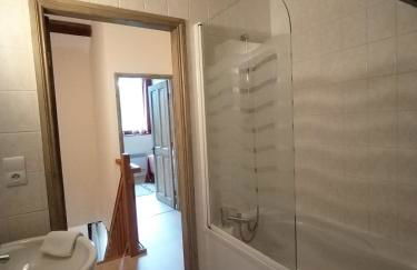 Domaine des Cerisiers - Accès direct piste cyclable reliant Honfleur - Parking privé - Grand jardin - Foto 48