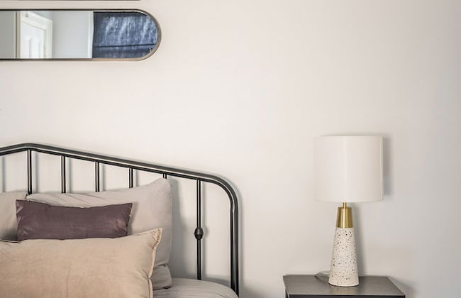 Cozy Houses in Downtown Toronto by GLOBALSTAY - Photo 16