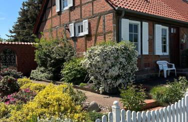 Elbwiesenhaus mit schönen Garten - Foto 8