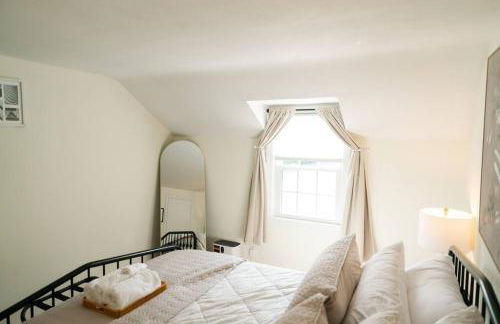 5-star Renovated 3BR Home & Backyard Deck near SU & Hospitals - Foto 6