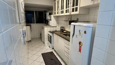 Apartamento familiar com dois quartos, ambientes climatizados, próximo a Roda Gigante de BC - Foto 3