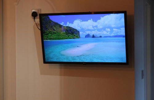 Self Contained, Double Bed Studio, private kitchen, private Bath, Walking distance to Harry Potter - Foto 63