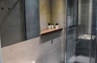 Modern 2 bedroom apartment - city centre - parking - Foto 11