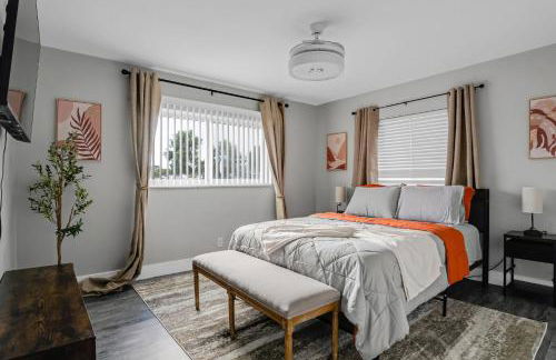 Luxe by Jenn - 3BR Retreat with Heated Pool - Photo 30