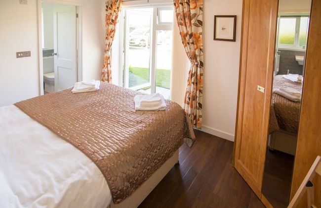 Stoneleigh Village - Photo 3