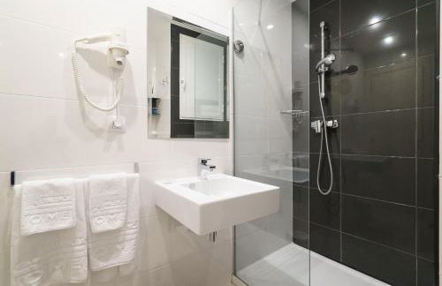 Valencia Home - Photo 19