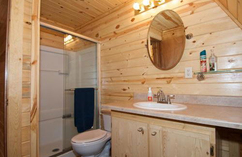 Grey Wolf Retreat by KABINO Sleeps 20 Commercial Kitchen Fire Pit WiFi Bunk Beds - Foto 39