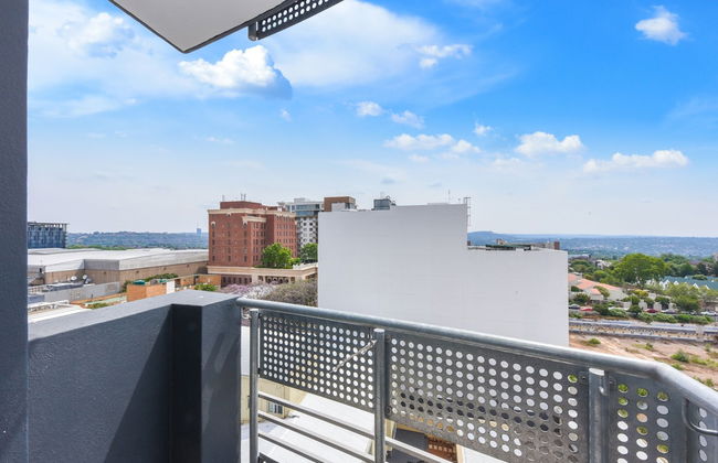 Easy Stay - The Median - Photo 40