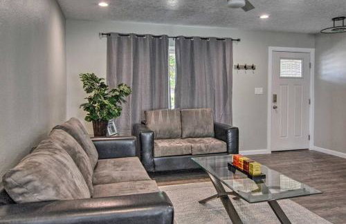 Modern Mountainside House - Photo 4