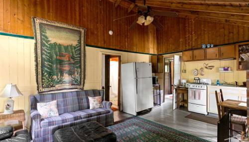 Rustic Cabin in the Woods with Fireplace Ideal for Families near Hanover, New Hampshire - Foto 2