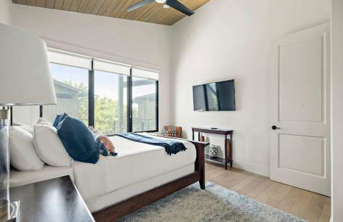 Luxe 3-Story Retreat - Chefs Kitchen and Firepit - Foto 18