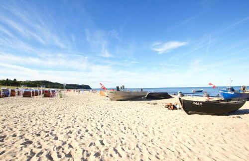 strandnah, gratis Nutzung vom AHOI Erlebnisbad und Sauna in Sellin - Kurparkresidenz FeWo10 - Foto 2