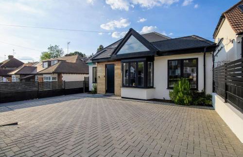 Luxury 4-Bedroom High-End Home, Includes Jacuzzi and Pool Table - Foto 21