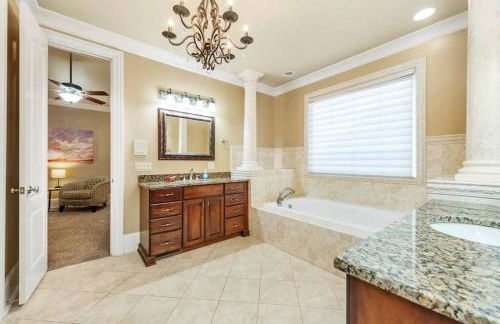 Lush Palace Has Power and Water, MTR Options - Foto 15