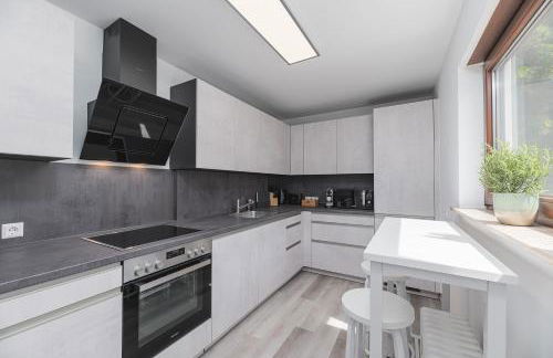 Cruwzo - Fantastic Apartment with Balcony and Parking - Foto 4