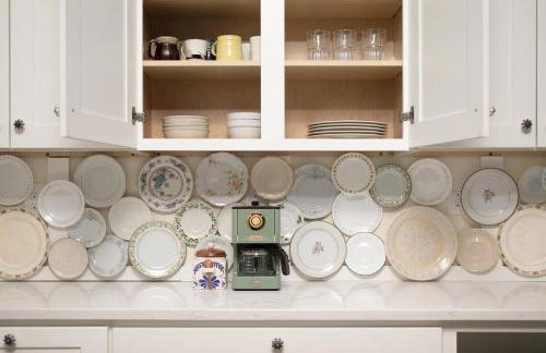 Quaint Cottage in DTown Lex, 15 mins to Horse Park - Photo 7