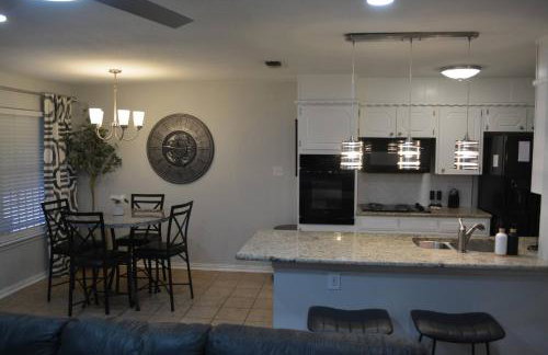 Central World Cup Retreat with Patio & AC - Foto 12