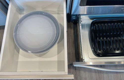 Bright Top Floor-Elevator-Walk Downtown-Laundry - Foto 71