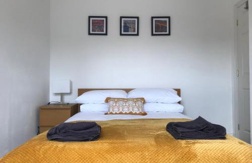 Riverside home. 3 bedroom. Free parking. 10 mins to Newcastle City Centre - Foto 17