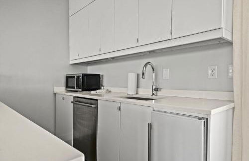 The Porter's Barn - fancy little waterfront home with deep-water boat dock and firepit - Foto 21