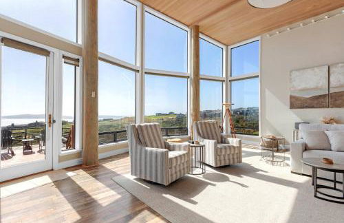 Expansive Ocean-View Retreat with Home Theatre & Spa - Foto 10
