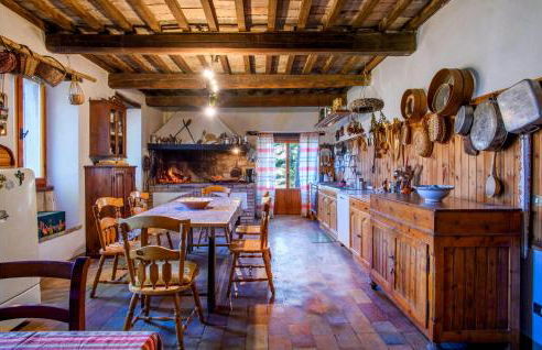 4 Bedroom Beautiful Home In Acqualagna - Foto 6