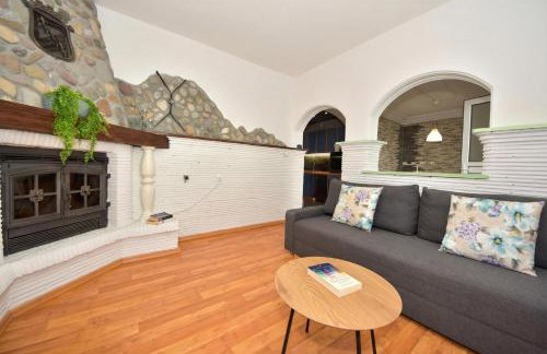 Holiday Home Seafront Escape - Happy Rentals - Photo 34