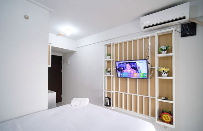 New Studio Apartment With Strategic Location At Suncity Residence - Foto 21