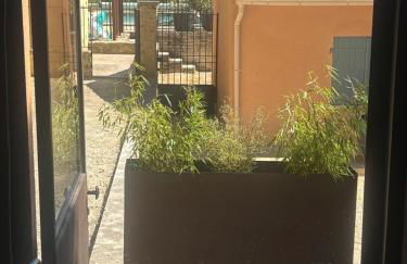 Studio cosy à Lagnes avec Piscine au milieu des oliviers - Foto 10