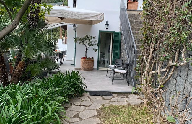 Upper Class - Photo 1